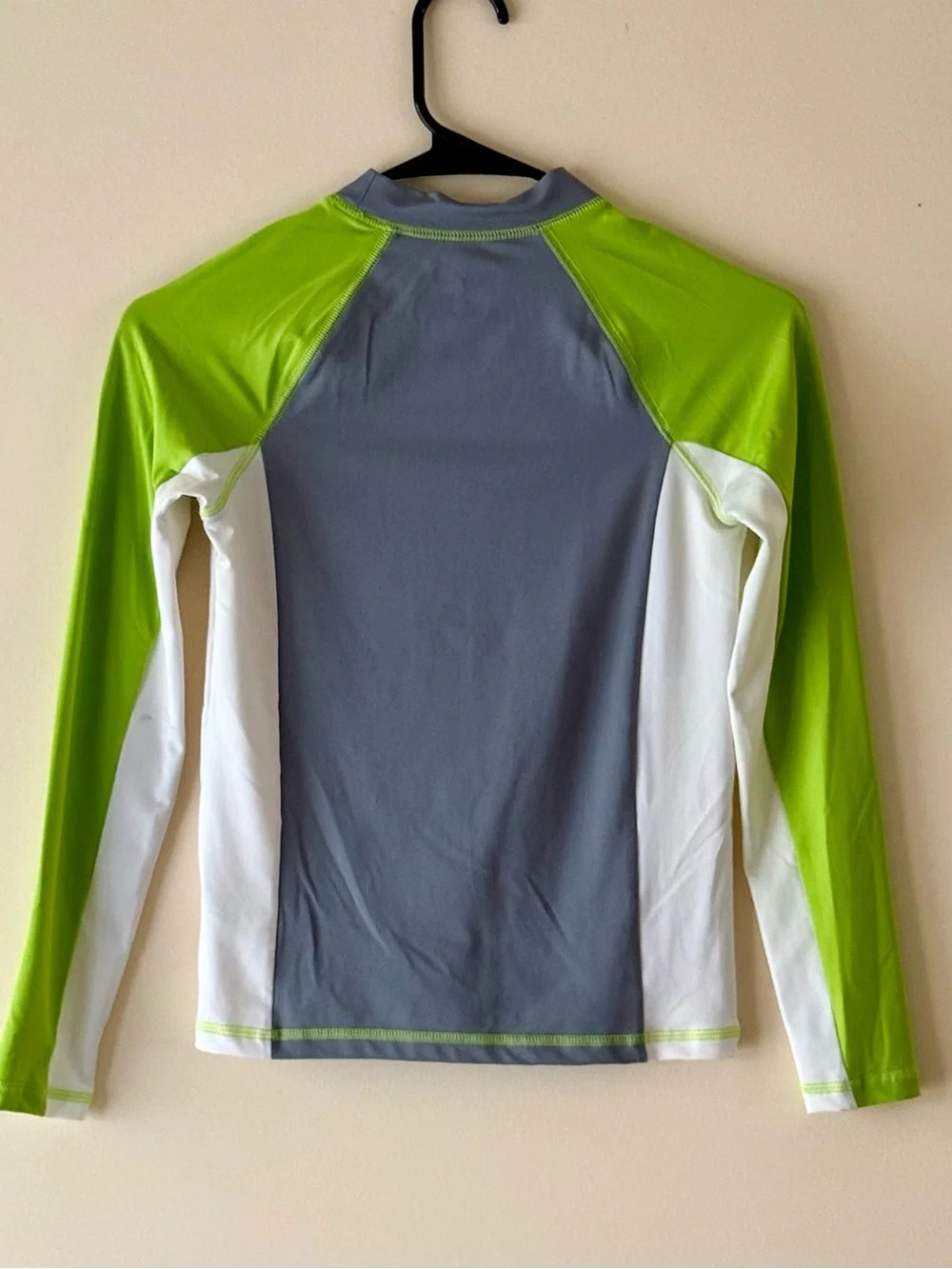 Cat & Jack Boys Gray and Lime Green Long Sleeve Rash Guard, Size M(8/10)